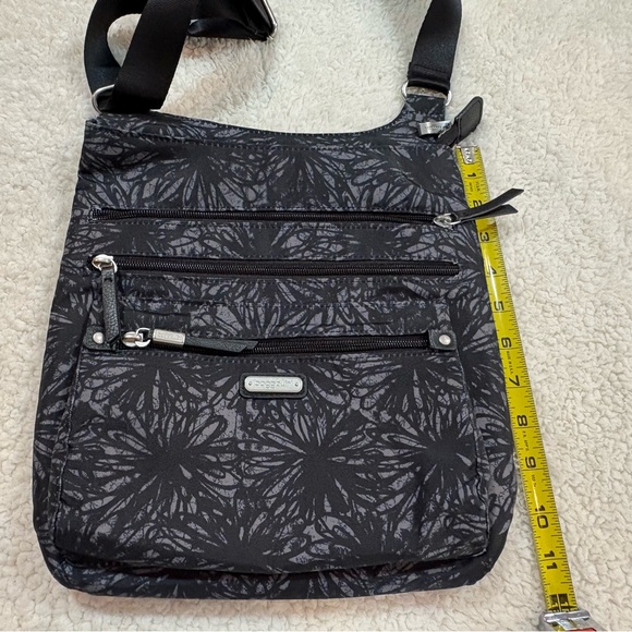 Baggallini GO Bagg Black and Gray Floral Crossbody Bag - Picture 10 of 11